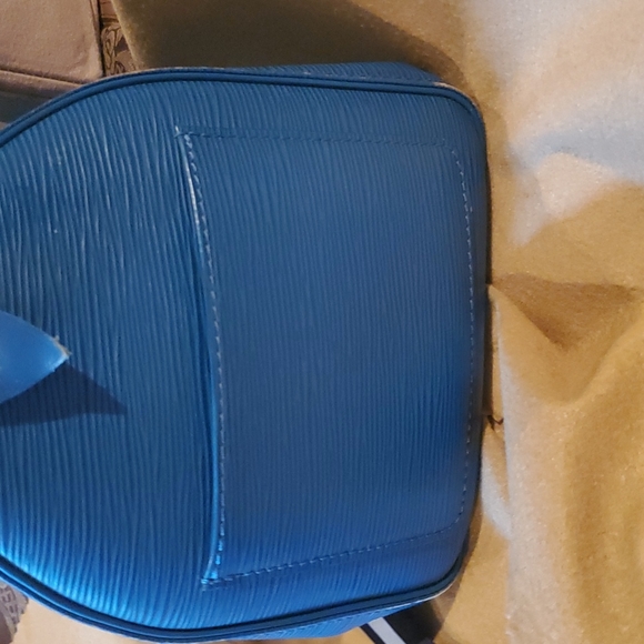 Louis vuitton crossberry blue -leather 35 tote bag keys brand new dust cover - Picture 12 of 16